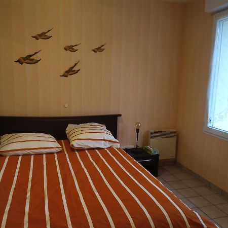 Chez Fabienne T1 Lejlighed Le Breuil-sur-Couze Eksteriør billede