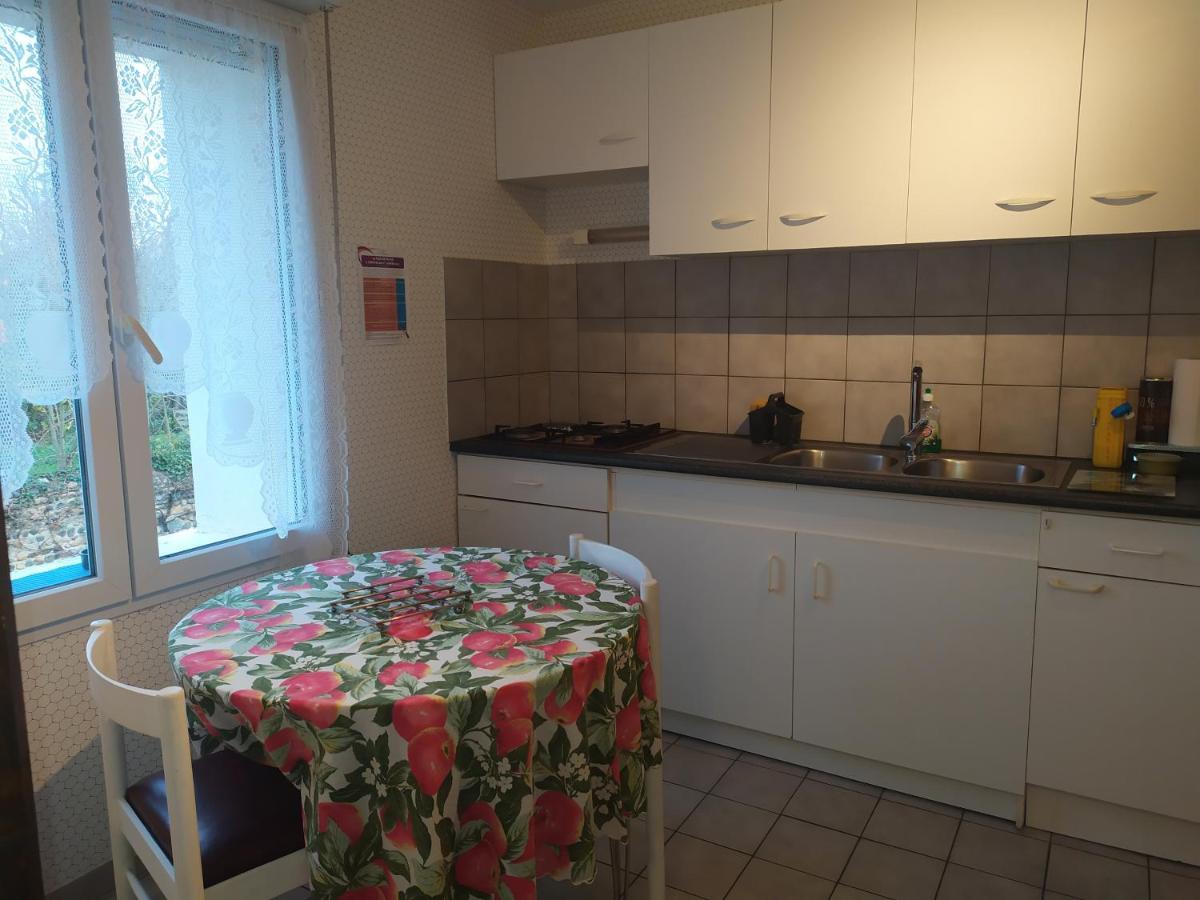 Chez Fabienne T1 Lejlighed Le Breuil-sur-Couze Eksteriør billede